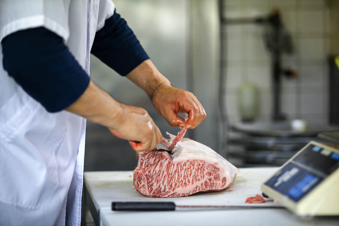 丁寧な精肉が仕上げる本物の味